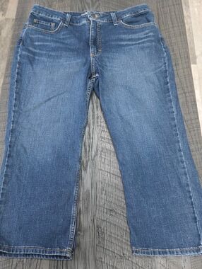 Lee Mid-Rise Dark Blue Denim Crop Jeans w Gold Stitching (Size:14)